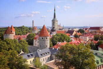 Эстония открывается для вакцинированных туристов из РФ 