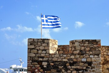Греция отменяет большинство ограничений 