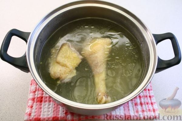 Куриный суп со щавелем и вермишелью
