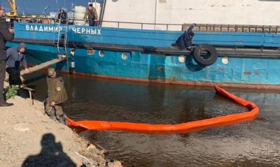 На Ямале произошла утечка дизельного топлива после столкновения плавмагазина с грузовой баржей - новости экологии на ECOportal