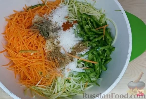 Салат по-корейски на зиму, из кабачков, моркови и перца