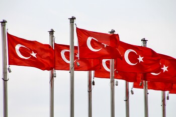 В Турции отменяют комендантский час 